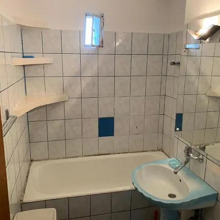 Apartament Cu 3 Camere, Spatios, Zona Umf *