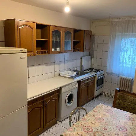 Apartament Cu 3 Camere, Spatios, Zona Umf דירה